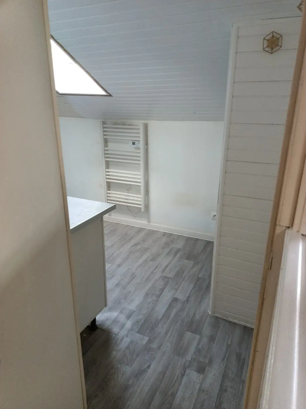 Pièce remise en état avec sol PVC